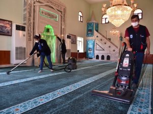 Ankara’da bayram öncesi mezarlık ve camilerde temizlik seferberliği