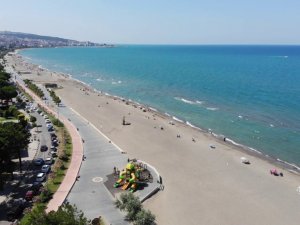 Çöl sıcaklarının yaşandığı Samsun’da sahiller boş kaldı