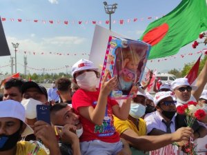 Cumhurbaşkanı Erdoğan’a KKTC’de sevgi seli