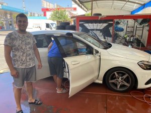 Oto yıkamacılarda bayram trafiği