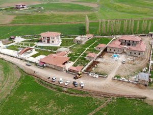 Bayburt’un ödüllü müzesinin ziyaretçileri Selçuklu mimarisi handa ağırlanıyor