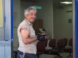 Acemi kasaplar hastanelere akın etti