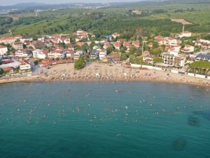 Kandıra Plajları bayram öncesi tatilcilerle doldu
