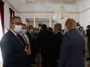 Vali Su: "Bayramın güzelliklerini, sevincini hep birlikte paylaşalım, yaşayalım"