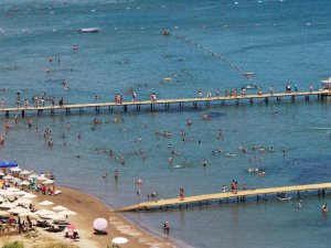 Karadan, denizden ve havadan Bodrum’a turist yağdı