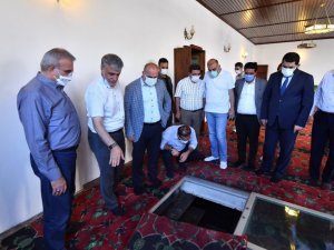 Vali Karaloğlu, Sultan Sasa’nın sembolik türbesini ziyaret etti