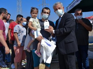 Yenişehir Belediyesi, mobil kesim alanında poşet dağıttı