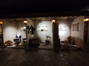 Müzeye giren 100 yıl öncesinin esnafını görüyor