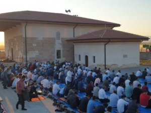 Tarihi Kutluhan Camsii cemaatine kavuştu