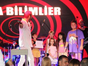 Bodrum Bayram’da Deha Bilimlier ile coştu