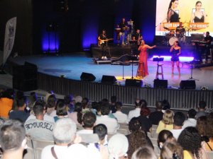 Yeşim Salkım’dan korona virüsle mücadelede ’hijyen’ mesajı: "İslam aleminin kuralları içerisinde hijyen her zaman vardı"