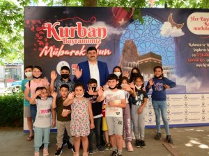 Başkan Oğuz vatandaşların bayramını kutladı