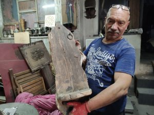 Çöpe gidecek tarihî ahşaplar dünyaca ünlü restoranlara mobilya oldu