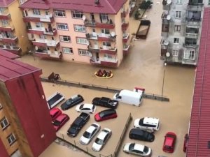 Artvin’in Arhavi ilçe merkezi göle döndü