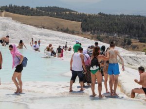 Beyaz cennet hınca hınç dolu