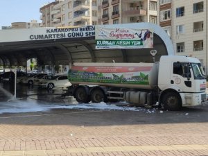Karaköprü’de kesim yerleri dezenfekte edildi