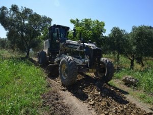 Gemlik Belediyesi’nin tarıma desteği arazi yollarıyla devam ediyor