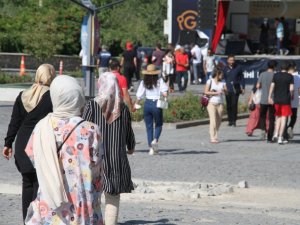 Bayram tatilinde vatandaşlar Harput’a akın etti
