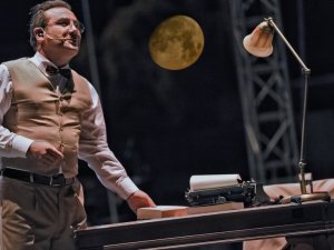 Ferhat Göçer’den tiyatral şölen