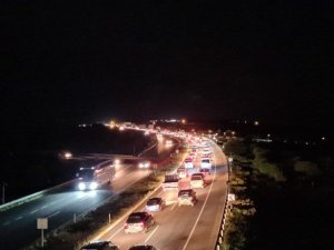 21 ilin kesiştiği Kemikli rampalarında kilometrelerce kuyruk oluştu