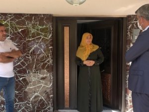 Aşılanma oranının az olduğu Bingöl’de, İl Sağlık Müdürü vatandaşı ikna edip aşı yaptı