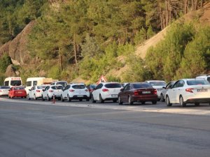 Tatil dönüşü trafik yoğunluğu arttı
