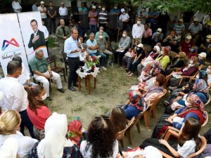 Seçer: "Siyaseti sokakta yapmak, vatandaşla iç içe olmak bizi başarına götürür"