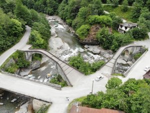Tarihi çifte köprüler sel ve afetlere meydan okuyor