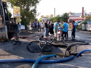 Belediye ekipleri atık su hattında yaşanan soruna anında müdahale etti