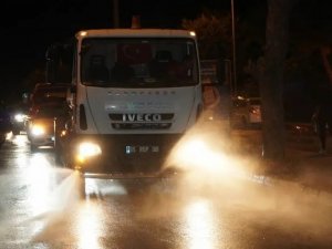 Alaçatı’daki altyapı taşmasına kısa sürede müdahale edildi