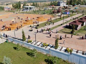 Eşsiz manzarasıyla Altınkale ziyaretçi akınına uğruyor