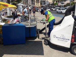 Aydın Büyükşehir Belediyesi daha temiz bir çevre için bayramda da iş başındaydı