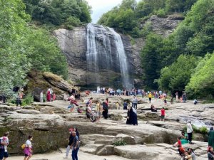 Suuçtu bayram tatilinde ziyaretçi akınına uğradı