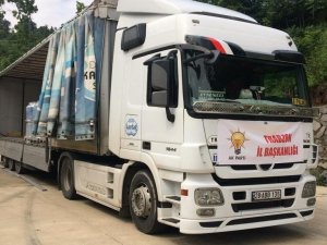 AK Parti İl Başkanlığı,  Artvin ve Rize’deki sel bölgesine 4 tır su gönderdi