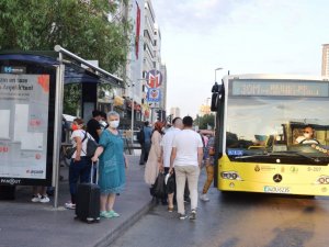 Bayram bitti mesai başladı, Megakent trafikle güne uyandı