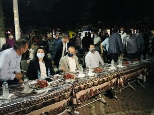 AK Parti’li Turan: “Düne kadar kendilerini solcu diye ifade edenler, Amerikan fonlarıyla basın çalışması yapıyor”