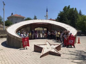 Aydınlı gençler Denizli’de örnek davranış sergiledi