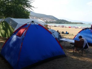 Eğirdir Gölü çadır kampının merkezi oldu
