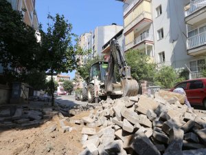 Efeler Belediyesi, yolları yeniliyor