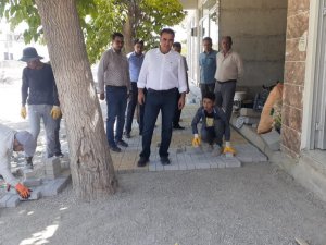 Samsat ilçesinde şehir içi yollar kilitli parke taşı ile döşeniyor