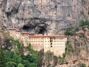 Sümela Manastırı’nı 3 haftada yaklaşık 30 bin kişi ziyaret etti