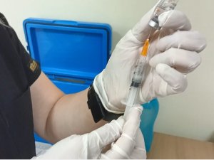 Serap hemşireden çağrı: "Lütfen aşı olun"