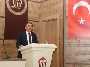 Siirt Valisi Hacıbektaşoğlu, muhtarlarla pandemi toplantısında bir araya geldi