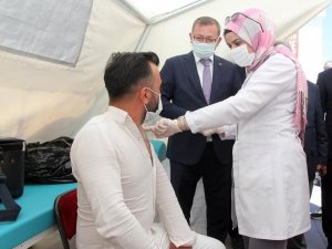 Vali Polat vatandaşları aşı olmaları konusunda uyardı