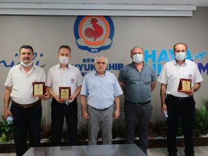 Takdir toplayan şoförlere teşekkür plaketi verildi