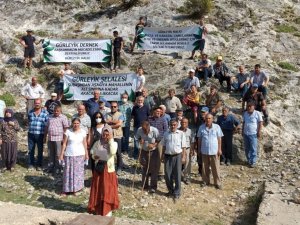 Kapalı boruya karşı doğal sulama kanalını geri istiyorlar