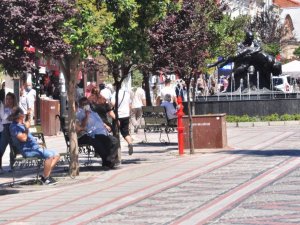 Sıcak hava sinirleri altüst etti, soluğu psikologda aldılar