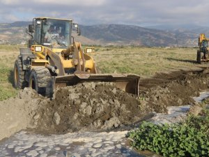 Mileyha sulak alanında açılan kanallar kapatıldı