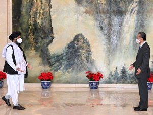 Çin’den Taliban’a barış görüşmelerini sürdürme çağrısı