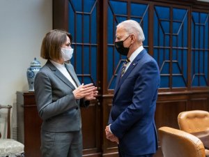 Biden, Belaruslu muhalif lider Tikhanovskaya ile Beyaz Saray’da bir araya geldi